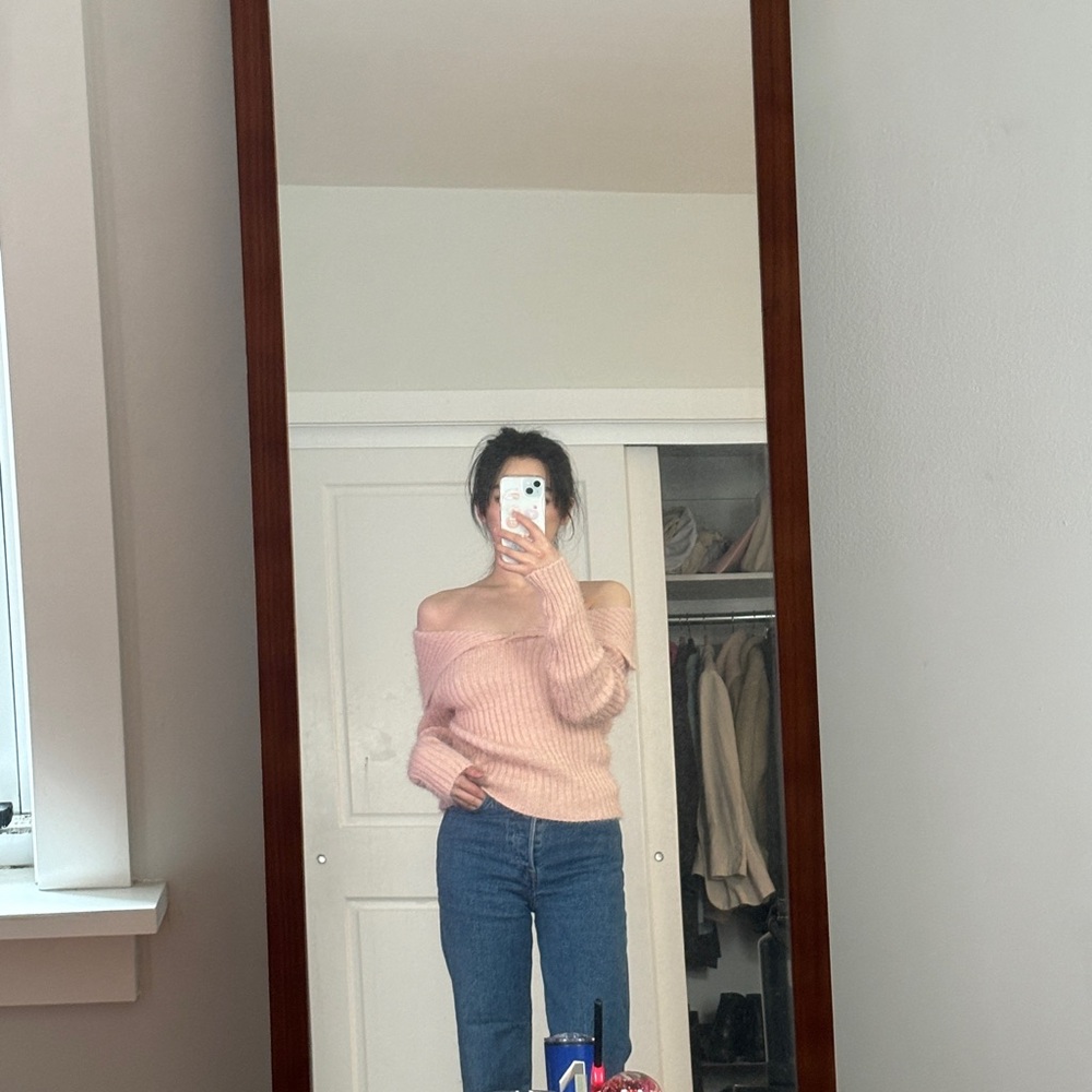 Pink off shoulder sweaters size S Aritzia